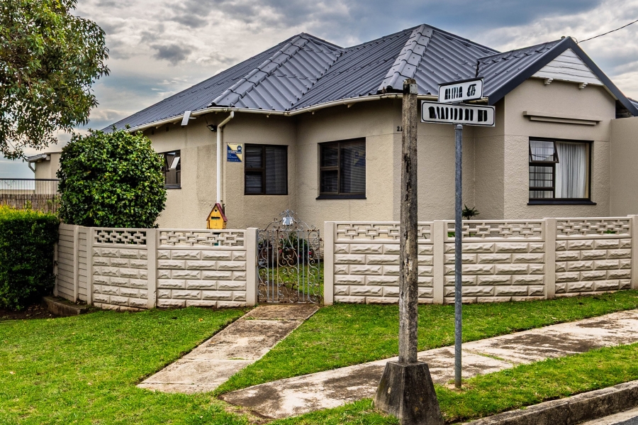 4 Bedroom Property for Sale in Vincent Eastern Cape
